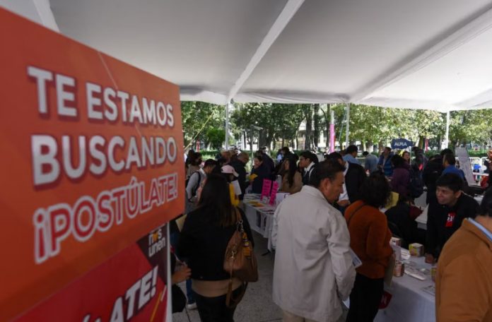 Desempleo-en-México-baja-a-2-8-durante-septiembre-informalidad-se-sitúa-en-54-3-LatinUS-22-10-2026_11_15_AM