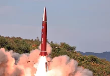Corea del Norte lanza 10 misiles balísticos de corto alcance hacia el mar de Japón, acusa Seúl