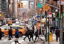 Crece economía de EEUU gracias a gasto de consumidores e inversión en IA; subió 3.4% en tercer trimestre