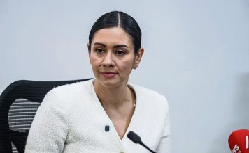 INE registra 15 renuncias de cercanos a Taddei