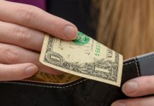 Dólar cotiza en 18.81 pesos este viernes 30 de octubre de 2026